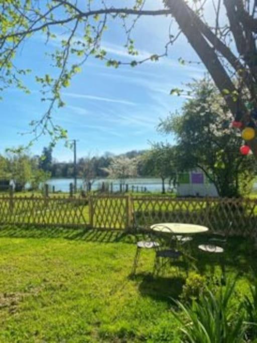 Maison Face A L'Etang Précy Eksteriør bilde